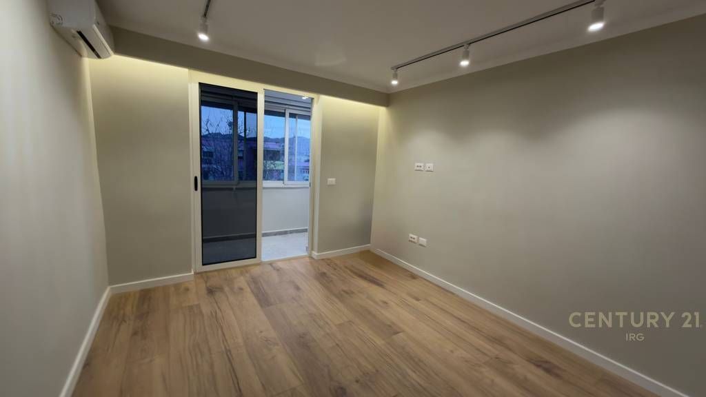 SHITET APARTAMENT 1+1 TEK RRUGA E KAVAJES !