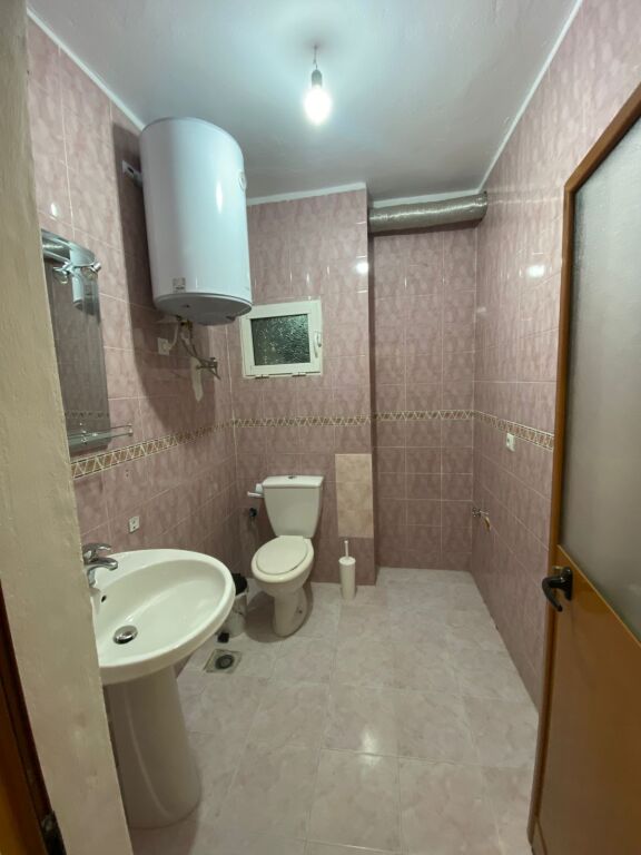 🏢 Ambjent Biznesi / Zyrë / Komuna Parisit