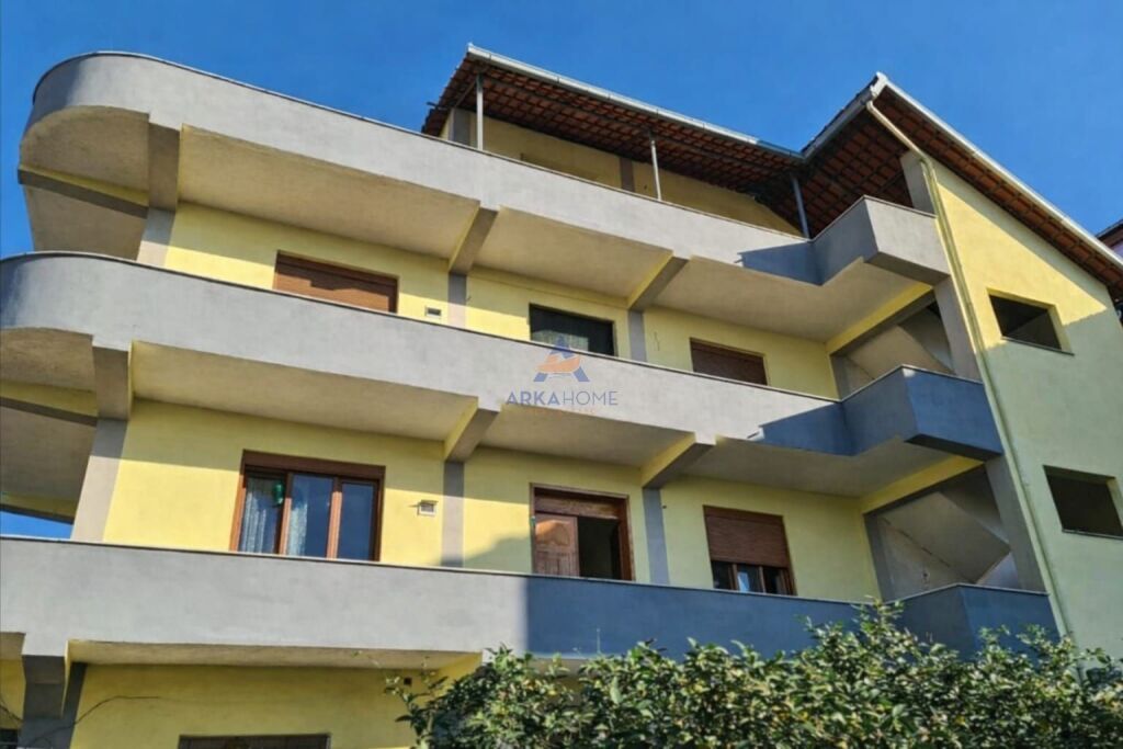 VENDITA DI EDIFICIO + TERRENO 650 M2 "VIA SIRI KODRA (FRIGORIFERO)" 600.000 EURO