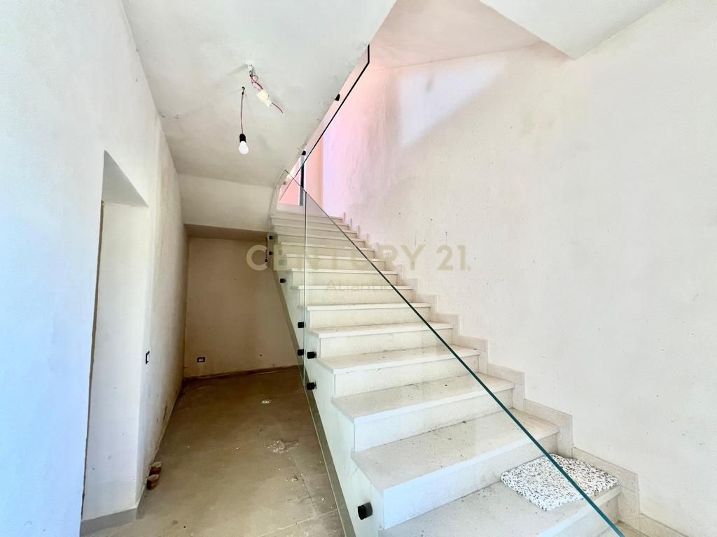VILLA IN VENDITA NEL GOLFO DI LALZIA