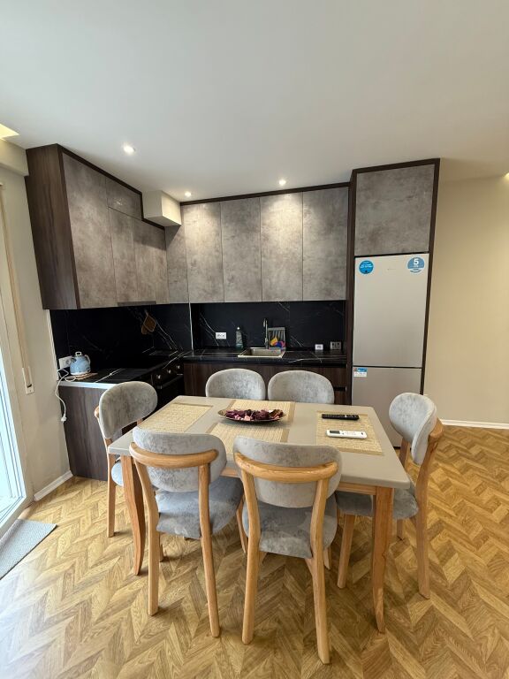 A Laprake Affittasi Appartamento 2+1+2 Con Arredamento Moderno