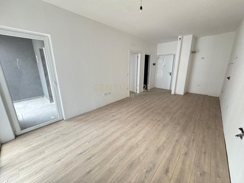 APARTMENT 1+1 + PARKING SPACE TIRANA ENTRY 2