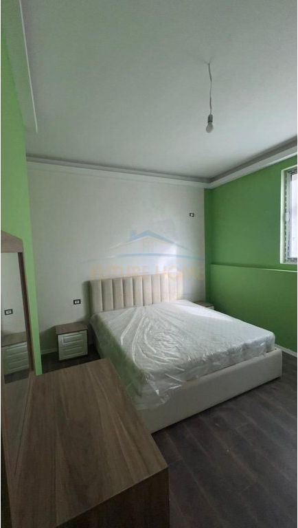 Shitet, Apartament 1+1, Fresku , Tiranë