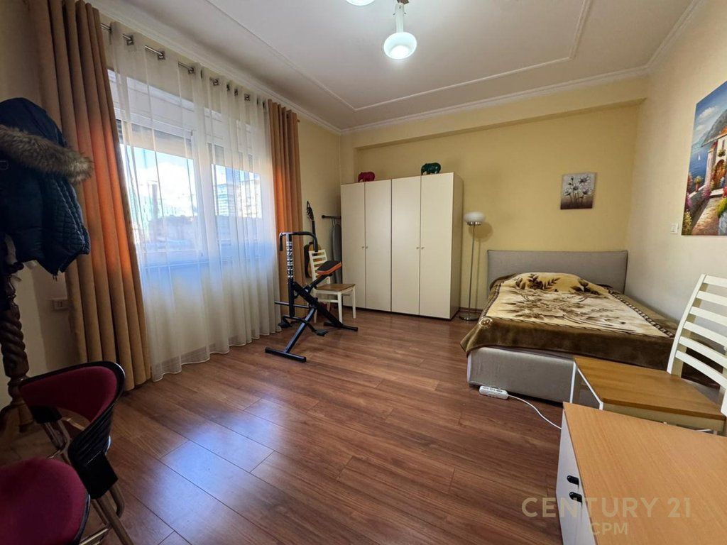 Apartament 2+1+2 Për Shitje në Ish Bllok 650,000 € Sip. Totale  136m2  Sip. e brendshme  120m2