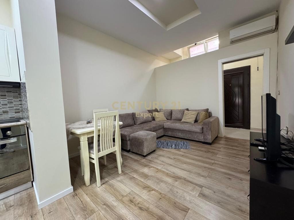 FOR RENT 2+1 APARTMENT ON ISLAM ALLA STREET! Between Myslym Shyri and Kavaja Street