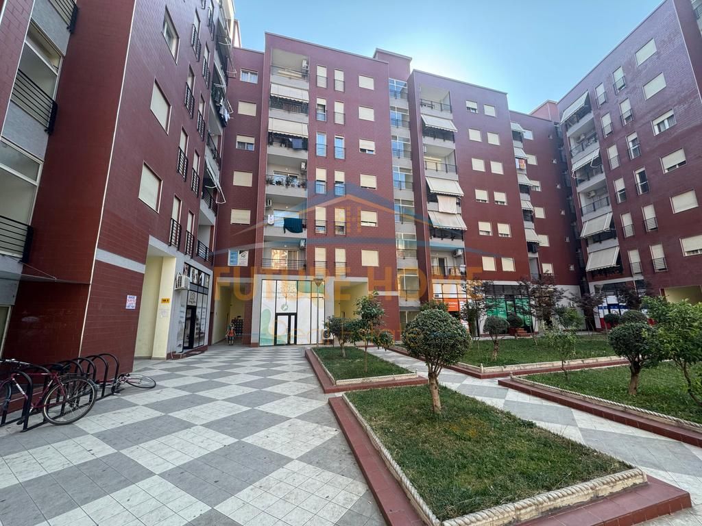 Shitet, Apartament 2+1+2, Don Bosko, Tiranë