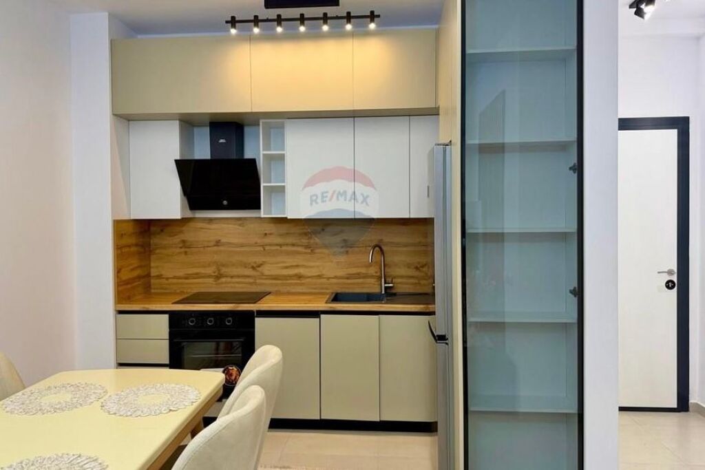 Appartamento 2+1+posto auto presso Fabrika e Miellit