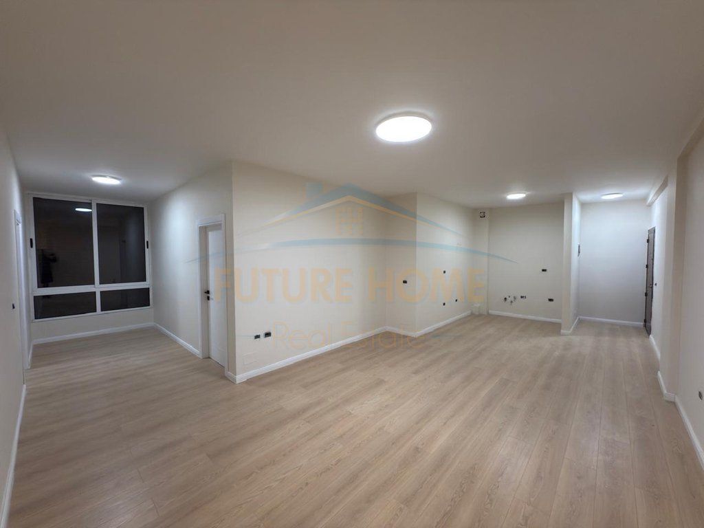 For sale, Apartment 3+1, Kodra e Diellit, €210,000, UNA63479