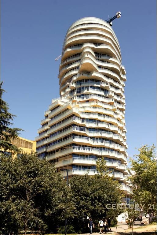 Exclusive! 1+1 apartment for sale, at Tirana’s Rock in Skënderbej Square!