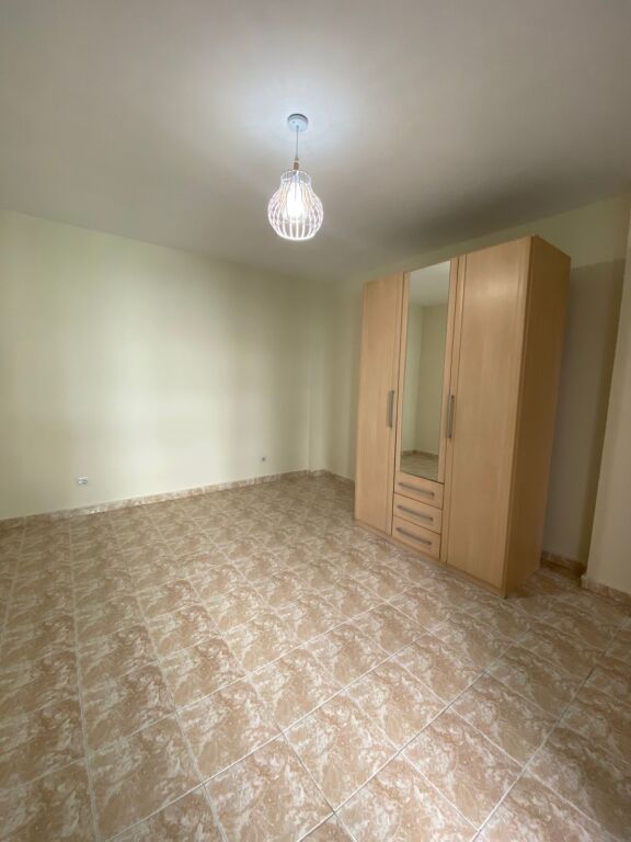 🏢 Ambjent Biznesi / Zyrë / Komuna Parisit