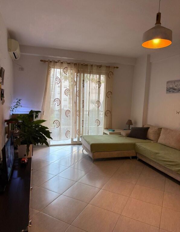 Apartment 2+1, Astir!