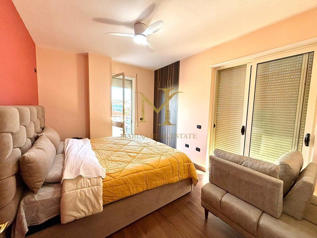 Appartamento 1+1 con 3 balconi in vendita a Golem, Durrës.