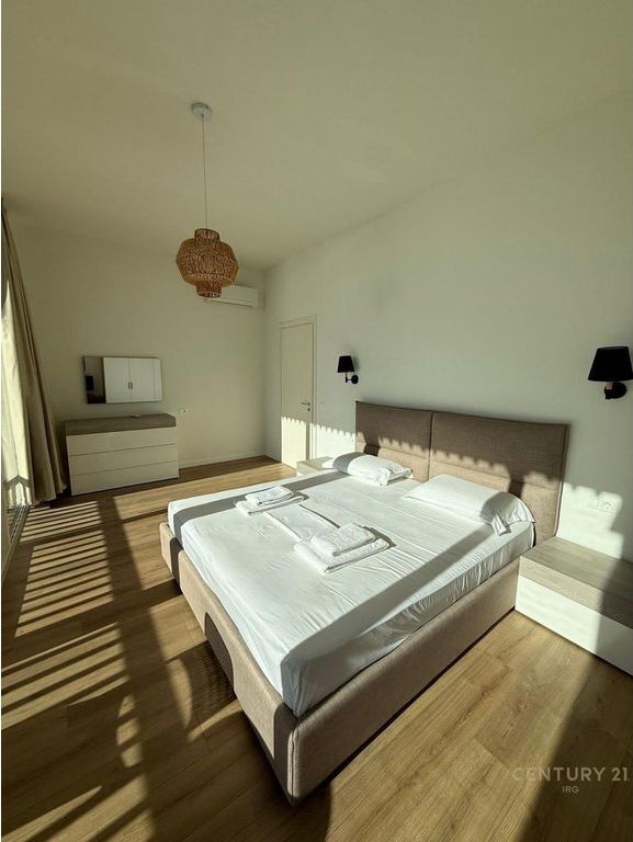 VILLA IN VENDITA A GREEN COAST, VILLAGE, PALASE