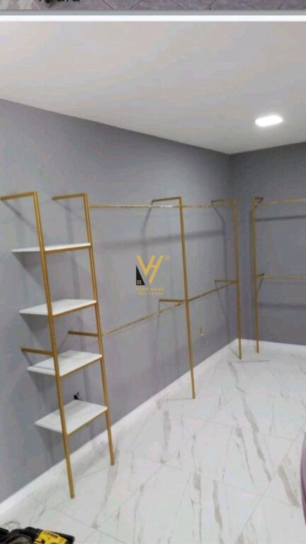 SHOP FOR RENT 80 M2 AT 21 DECEMBER STREET 610,000 LEKE