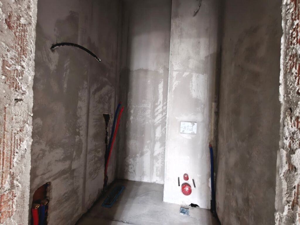 Shitet Apartament ne Bathore