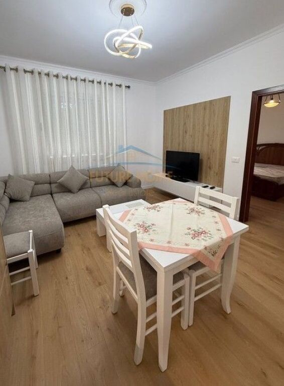 Affitto, Appartamento 2+1, Via Kongresi i Manastirit, Tirana.