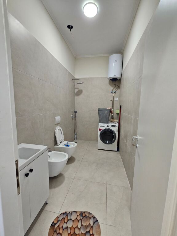 Shitet Apartament 2+2 në Rrugën e Freskut, Tiranë | 110 m² | I Mobiluar