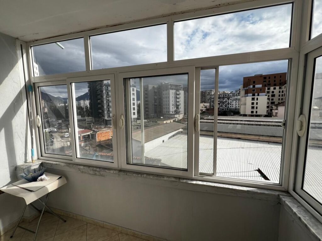 Affitto Occasione, Appartamento arredato 2+1 a Lapraka, Tirana