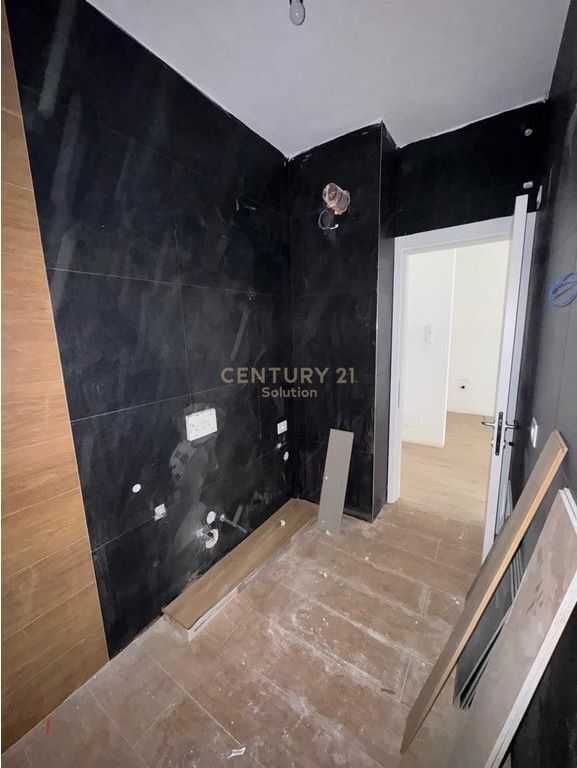 APARTMENT 1+1 TIRANA ENTRY 2 - A PARKING SPACE INCLUDED IN THE PRICE !!!!!