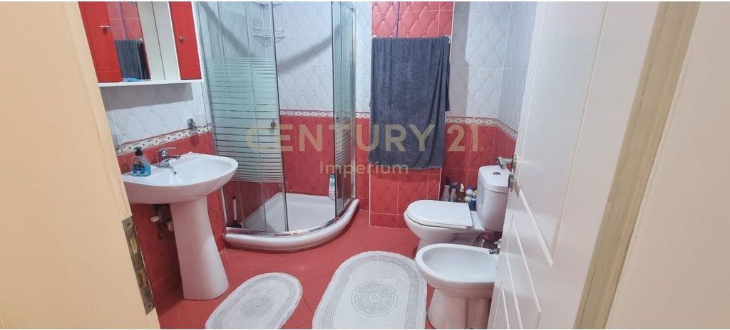 Comfortable 2+1 apartment for rent – Besim Alla Street, Yzberisht