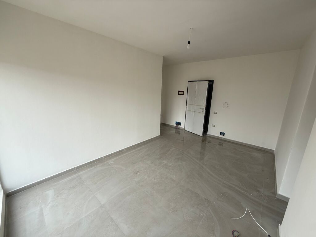 📣 SHITET Apartament 1+1 me Post Parking 📍 Rruga "Jordan Misja", Prane Kompeksit "Ndregjoni" ✨  