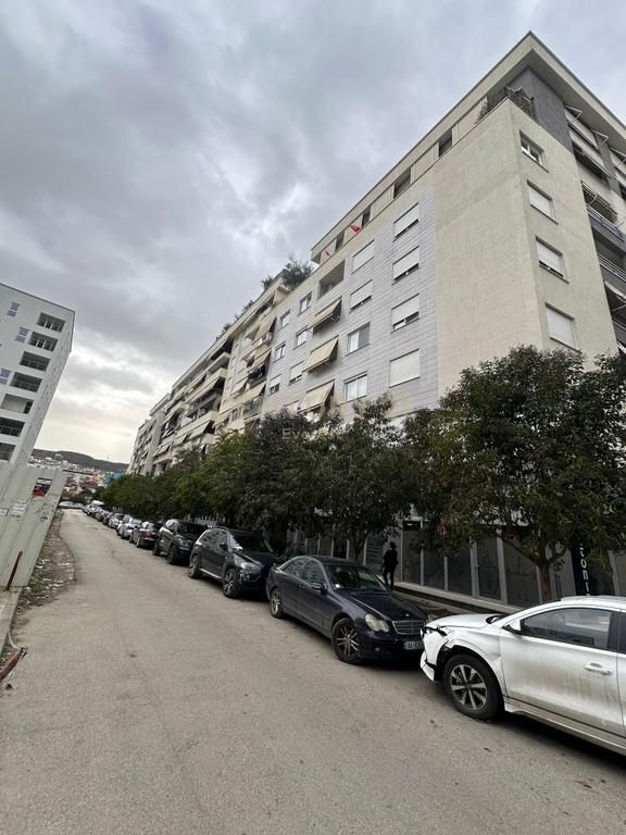 FOR SALE 1+1 APARTMENT NEAR THE PARIS COMMUNE