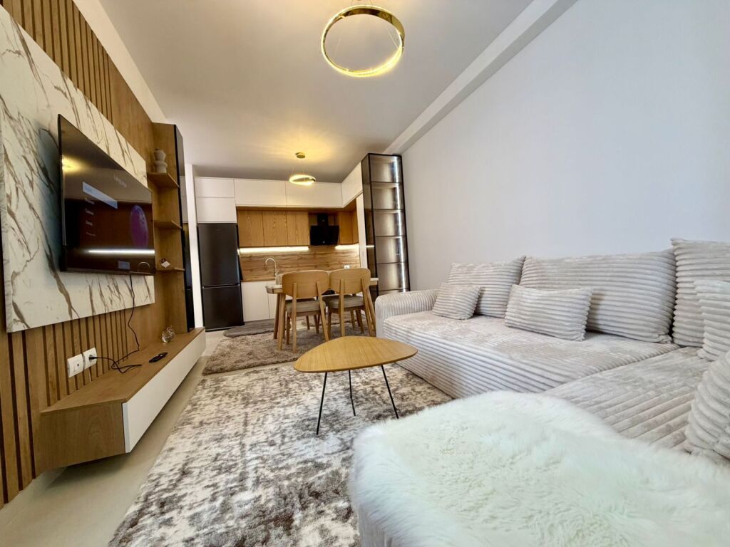 🏡 Appartamento 2+1 + Parcheggio – Via Bedri Karapici