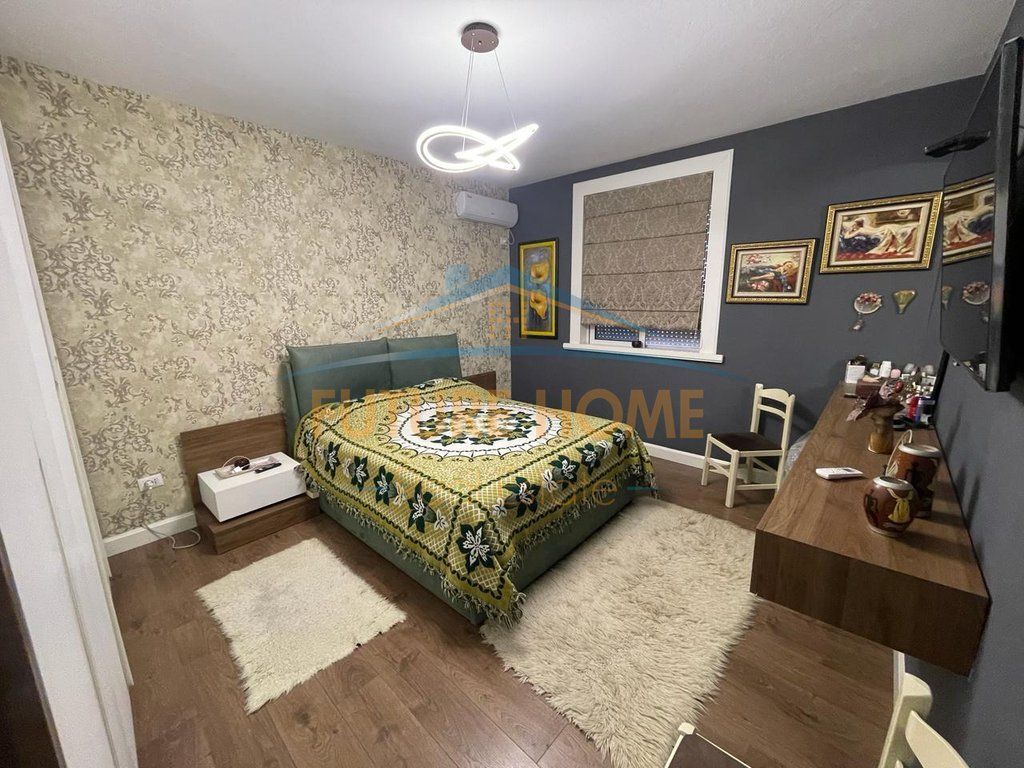 Shitet, Apartament 2+1, Rruga Babë Rexha, Tiranë.