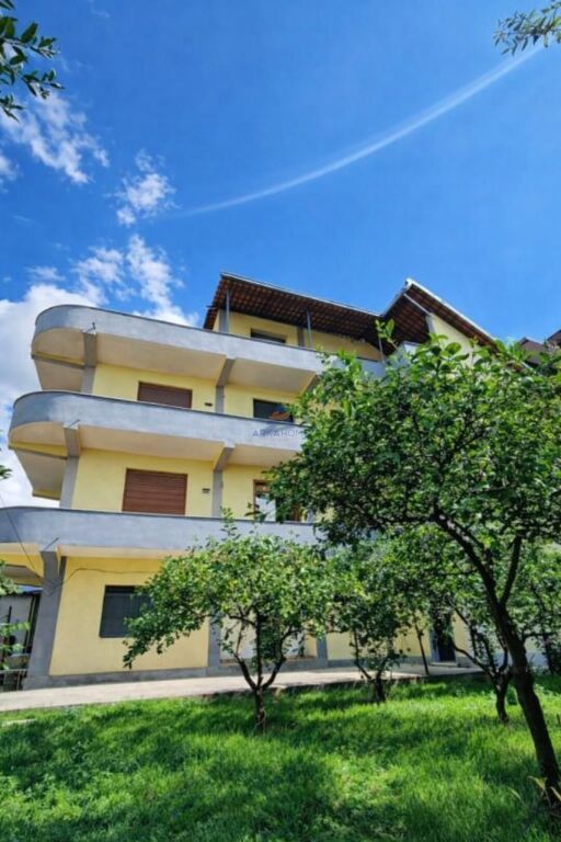 VENDITA DI EDIFICIO + TERRENO 650 M2 "VIA SIRI KODRA (FRIGORIFERO)" 600.000 EURO