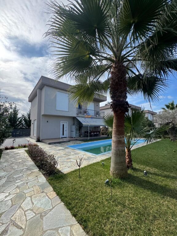 SHITET VILE DY KATESHE "NE GJIRIN E LALEZIT" 420000 EURO