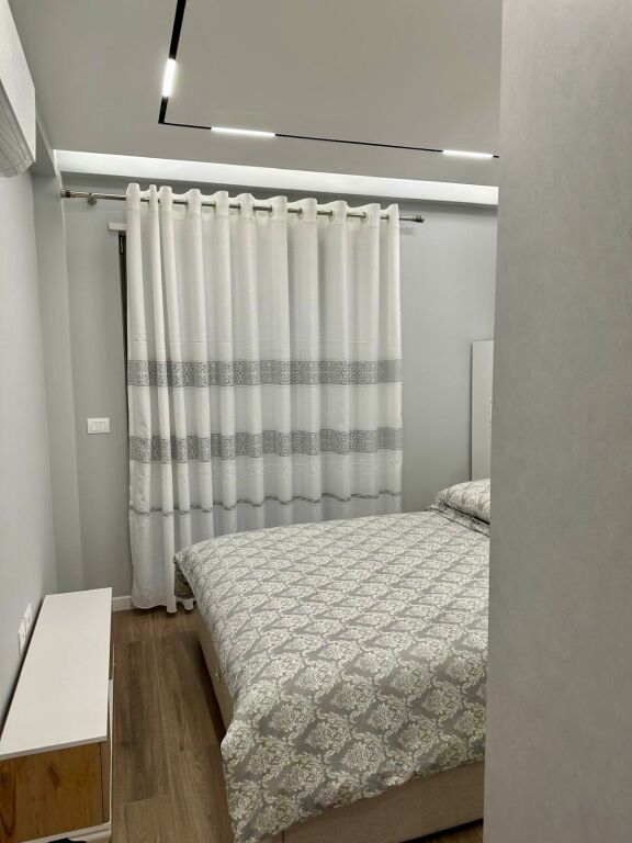 📣Qera apartament 2+1 me Parking 📍Shkolla e "Kuqe" 🛣️ Rruga "Qemal Stafa" ✨