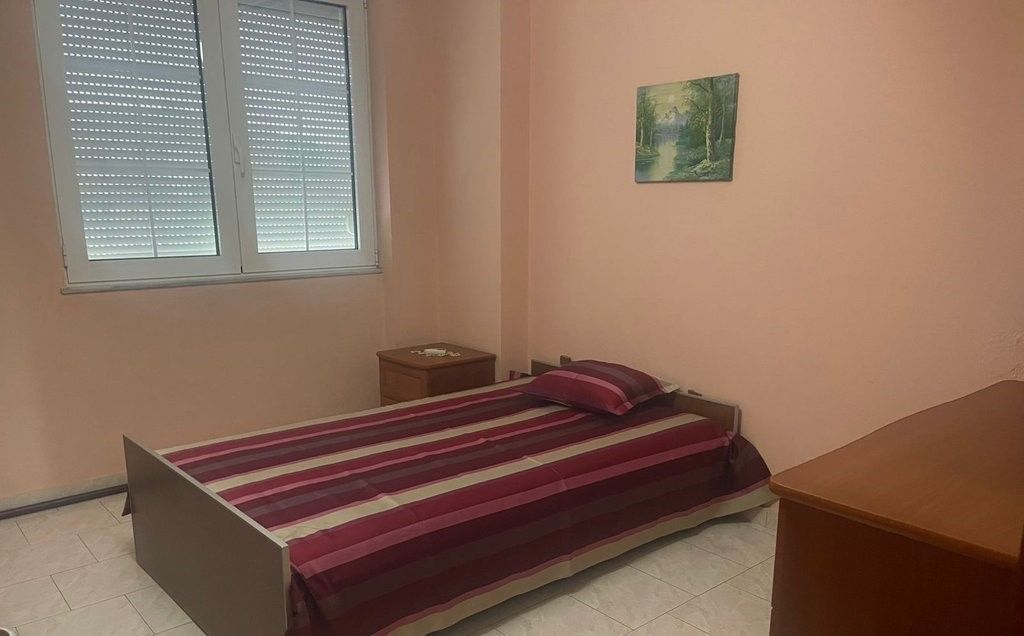 Apartament 3+1 Me Qira tek Ish stacioni i fundit i Tiranës së Re, Bulevardi Bajram Curri