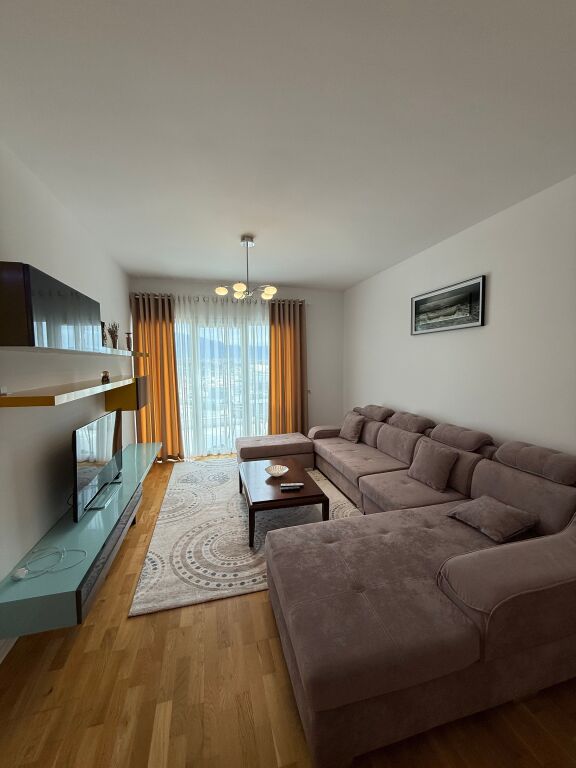 At the Botanical Garden, a 2+1+2 Apartment with Modern Furnishing and Parking Space for Rent!