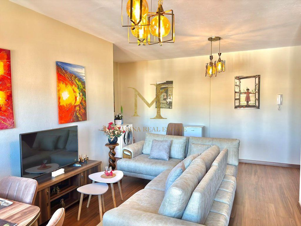 Appartamento 1+1 con 3 balconi in vendita a Golem, Durrës.