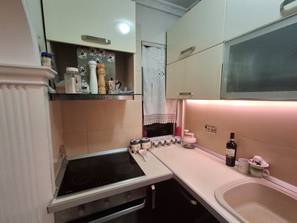 We rent a 2+1 apartment on Sitki Çiço Street, near the Brryli area!