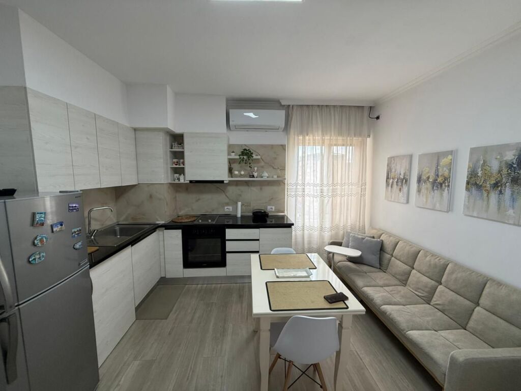 STUDIO FOR RENT 📍Near the CENTER  🛣️ "Bogdaneve" Street ✨   🏢 New Building  🪜 5th Floor (With Elevator)  🛋️ Furnished with Modern Conditions   ❌ Not Airbnb  💶 Price 500 Euro