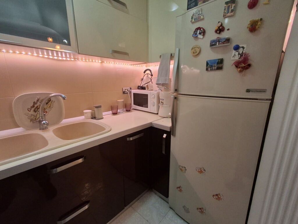 We rent a 2+1 apartment on Sitki Çiço Street, near the Brryli area!