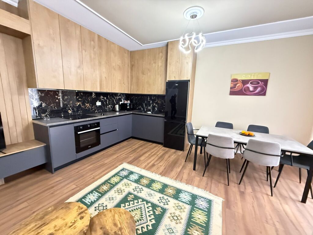 Apartament me qera 2+1 tek Riza Cerova
