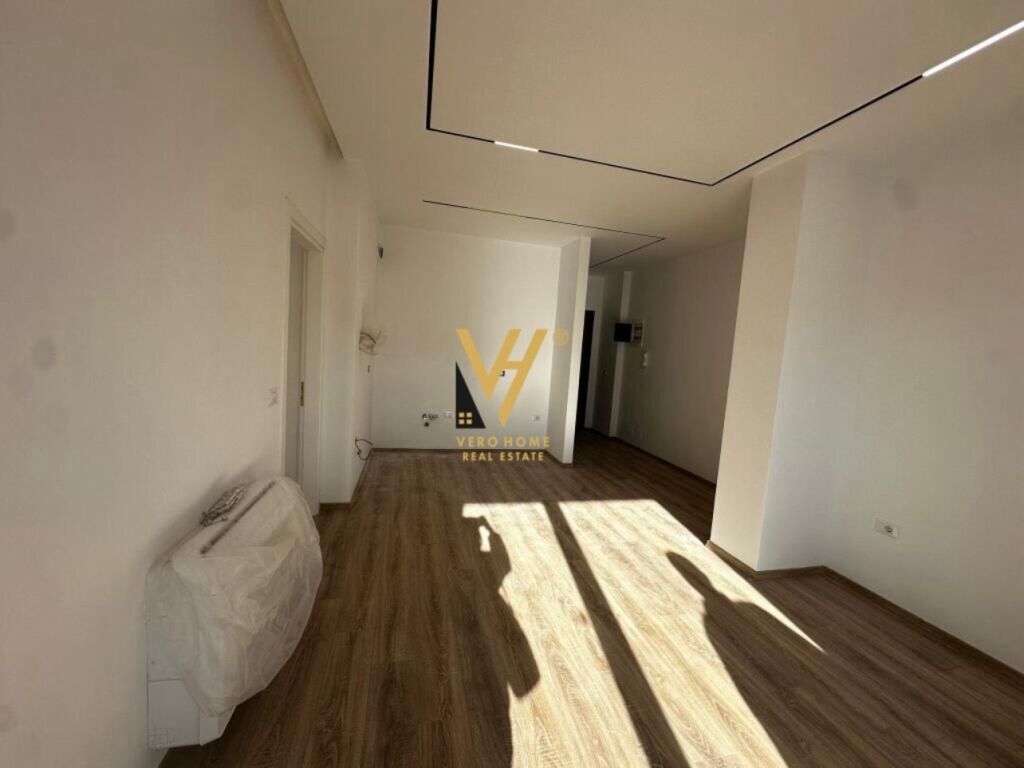 JEPET ZYRE 200 M2 ME QIRA TE SELVIA 300.000 LEKE
