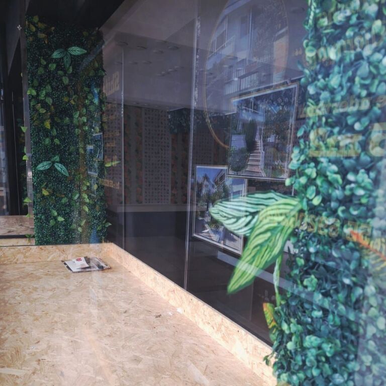 FOR RENT LARGE SHOP FOR BUSINESS FORMER EXHIBITION 115 M2