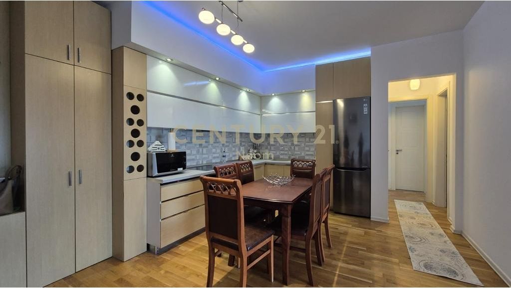 Apartment 2+1+2 for rent, with balcony and fantastic view of the Lake and the Botanical Garden