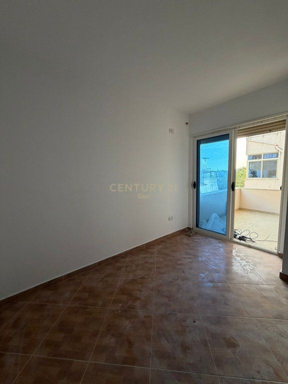  SHITET APARTAMENT 2+1 , PRANE KOMPLEKSIT FLORIDA , PLAZH , DURRES !
