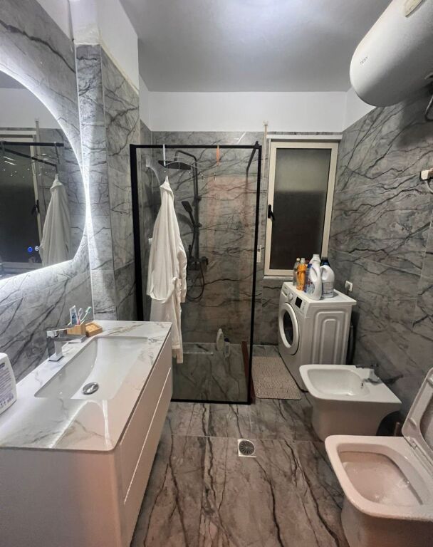 📌 SHITET APARTAMENT 1+1,Rruga Peti – Liqeni i Thatë