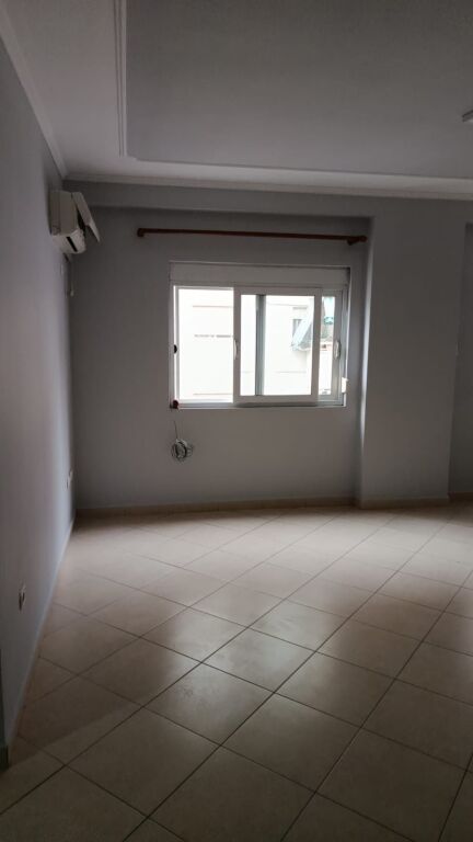 Affittasi Appartamento 2+1+1 con Balcone