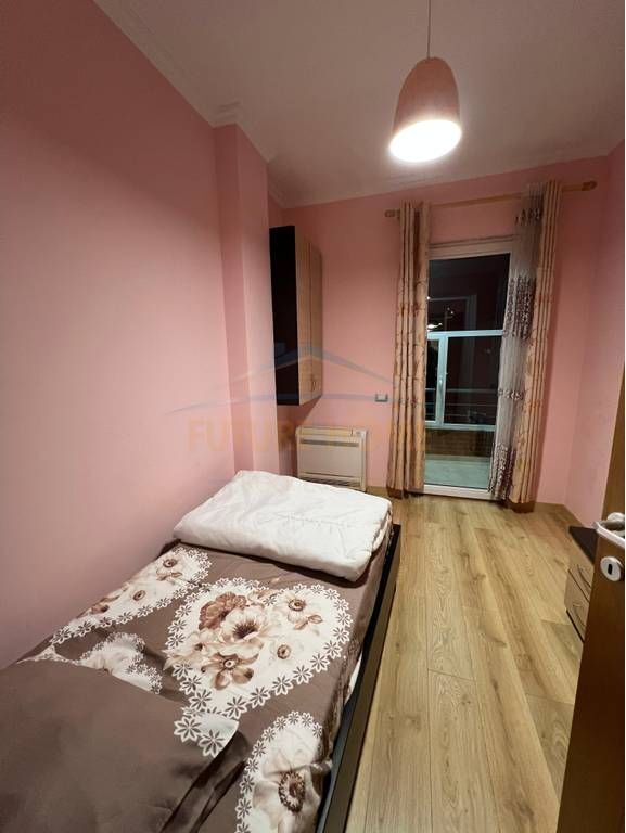 Qera, Apartament 3+1+2 Liqeni i Thate prane Radisonit
