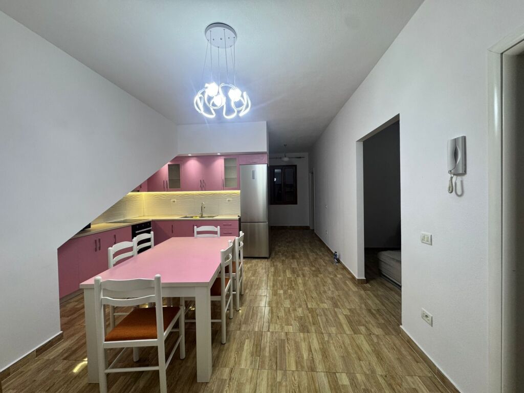 Jepet me Qira Kati 2-të i Vilës Private 3+1 &amp; Parkim | Sauk