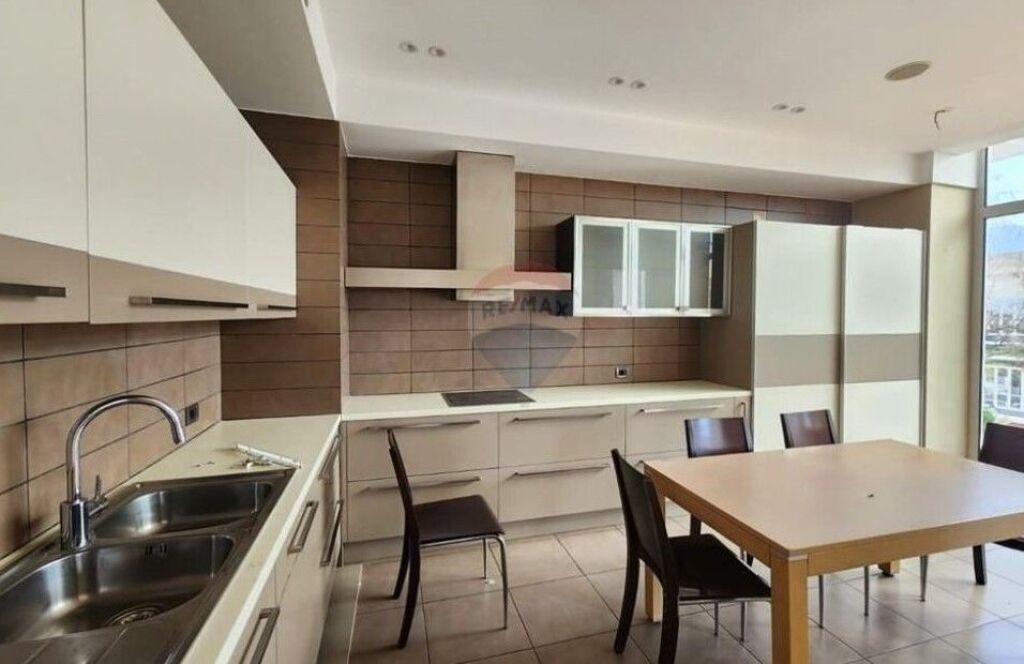 Ufficio - In Affitto - Garda, Tirana(ID: 530201007-534)