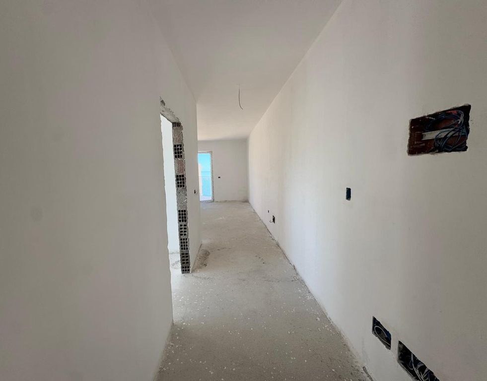 APARTAMENT 2+1 NE SHITJE UJI I FTOHTE