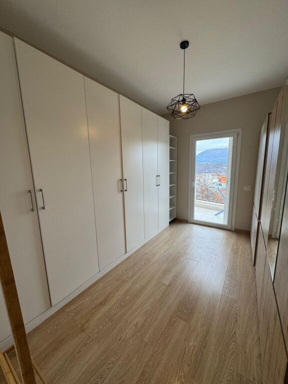 2+1,furnished near the mosque of the botanical garden,650 thousand lek