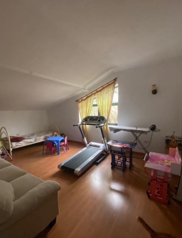 🏡 Villa su 2 Piani in Affitto – Sauk Vecchio